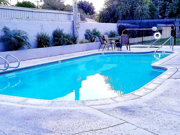 7560 Magnolia Ave — Photo 20