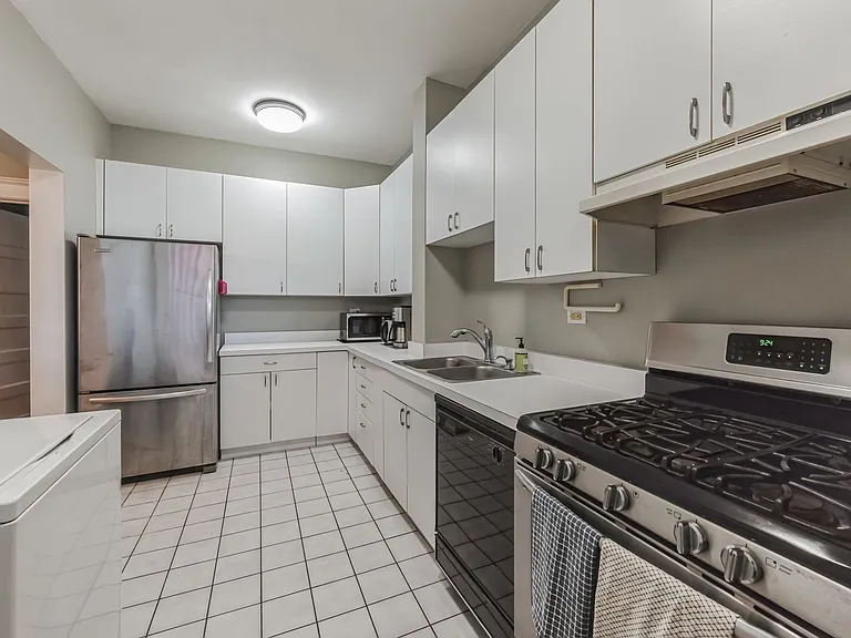 432 W Dickens Ave #1 — Photo 6