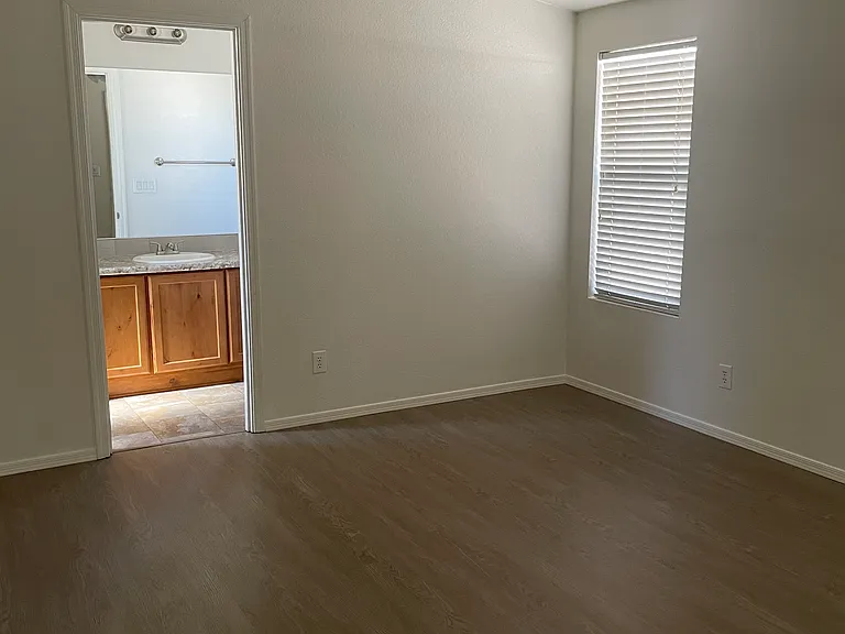 5600 N Dakota St #33 — Photo 9