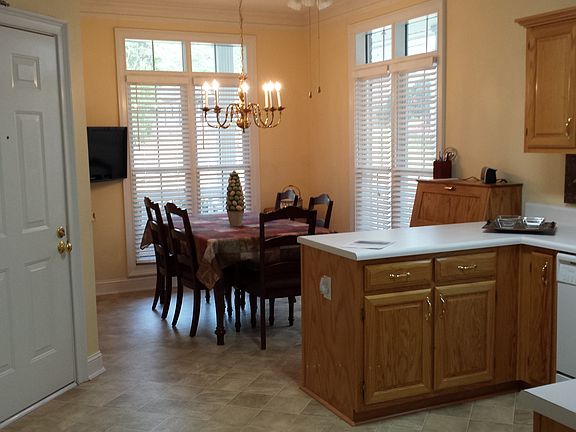 4th image of 7543 Livingston Dr