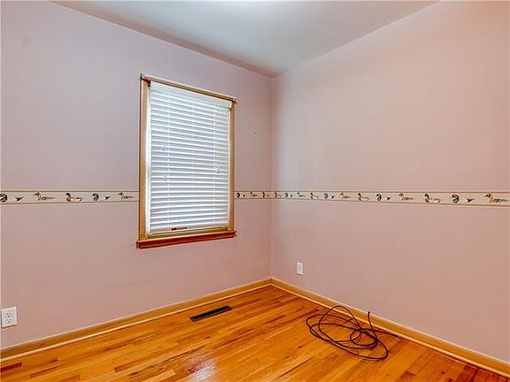 5th image of 3201 Messanie St