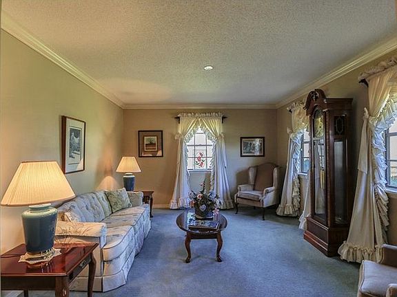 5th image of 226 Overbrook Dr