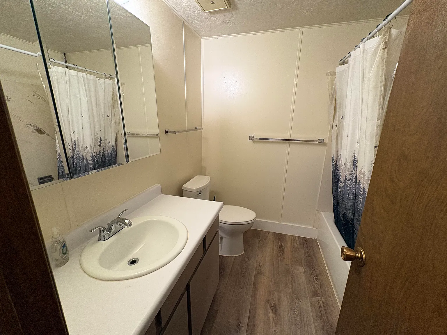 2 bed, $1,200 — Photo 3