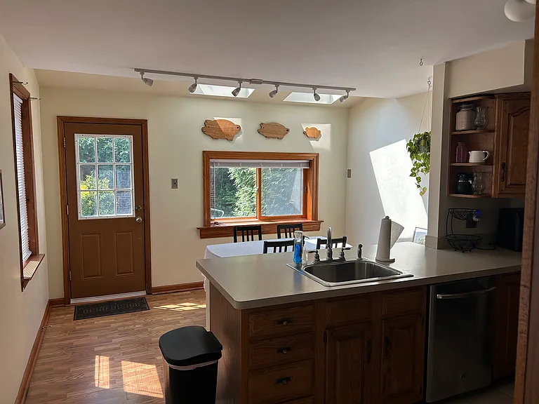 416 E Wildey St — Photo 5
