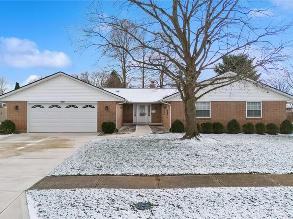 319 Beechgrove Dr, Englewood, OH 45322