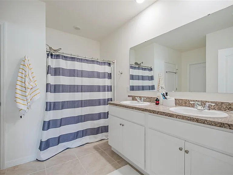 1126 Chichester Ct — Photo 33