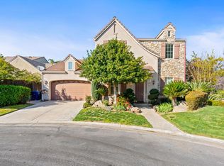 13 W Everglade Ave, Clovis, CA 93619