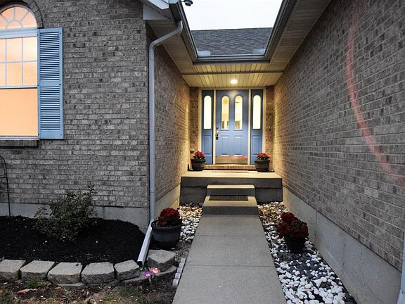 2nd image of 4519 Pond Meadows Ct
