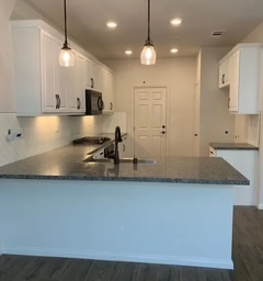 11656 Hilltop Ln — Photo 4