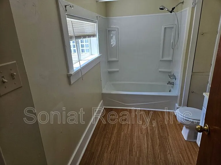 110 S Pierce St #C — Photo 12