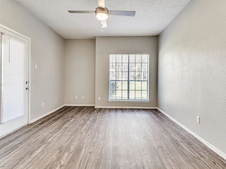 Foxborough Apartments — Photo 28