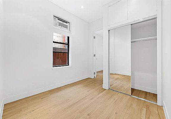 4th image of 31 Prince St #1D