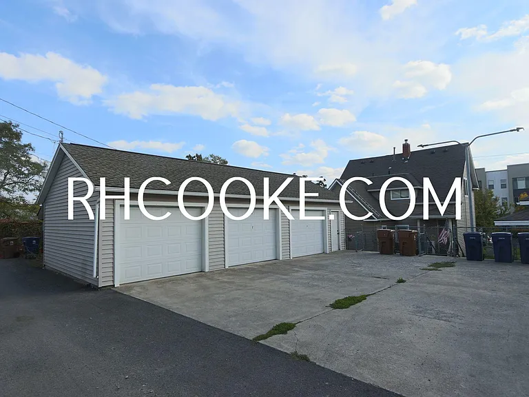 2402 W Bridge Ave #1 — Photo 14