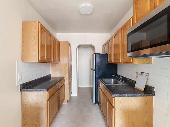 4th image of 140-50 Ash Ave #5Z