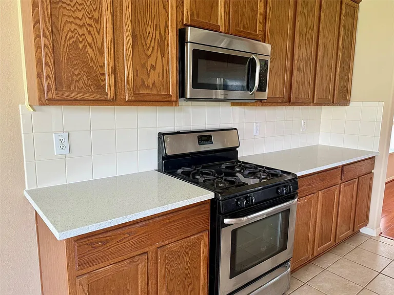 18010 Timber Crossing Ln — Photo 12