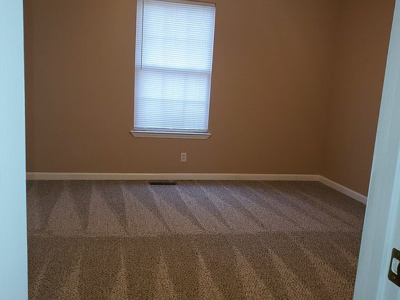 3rd image of 1023 Waterford Ct
