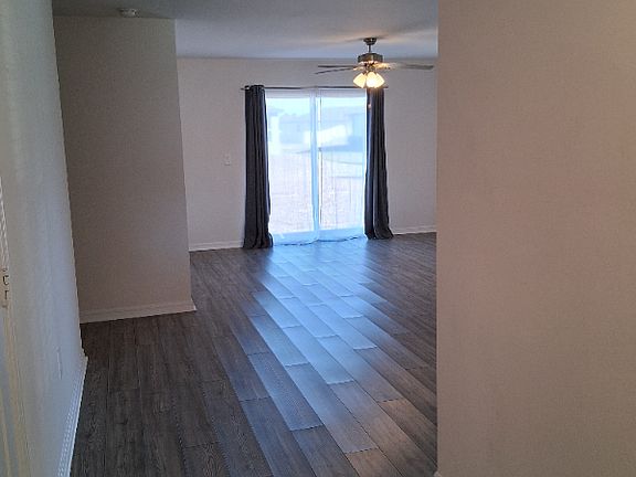 3rd image of 857 Youngreen Dr