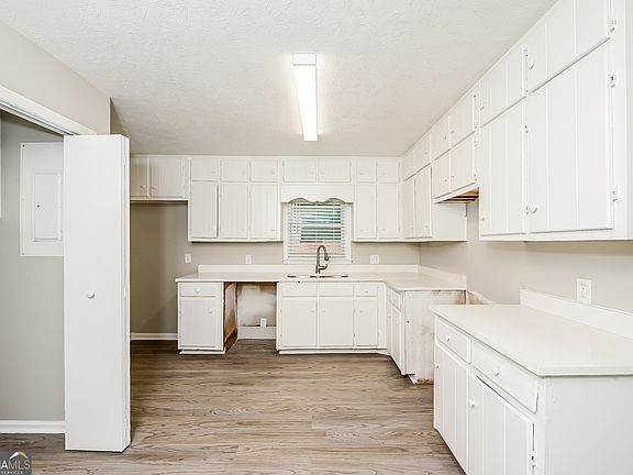 5th image of 188 Bridgewood Dr