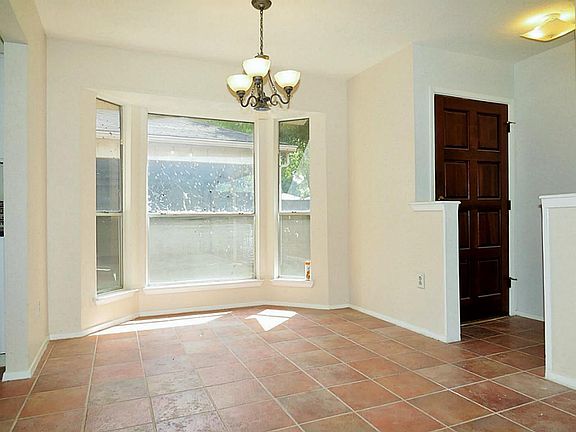 4th image of 10926 Birdhill Cir