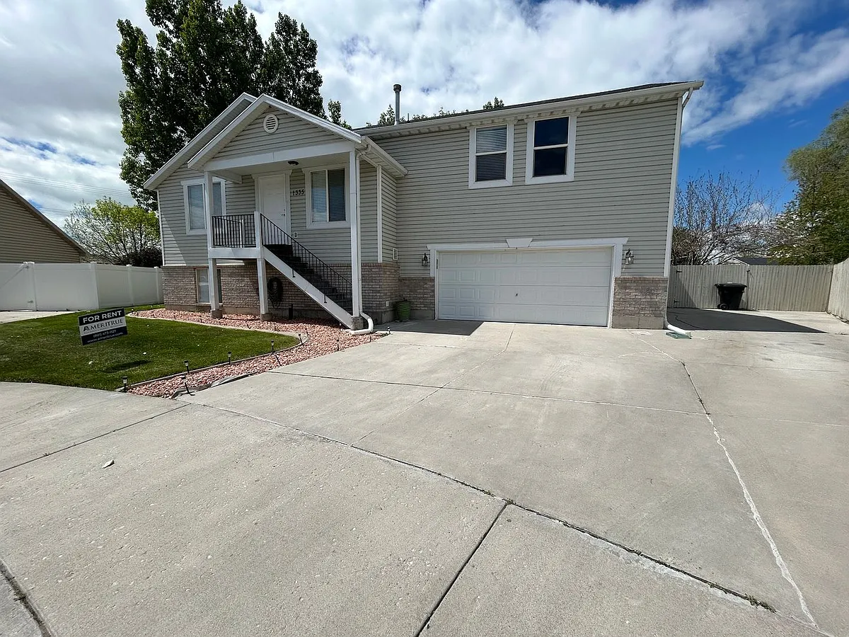 Building Photo - 1335 N 2710 W