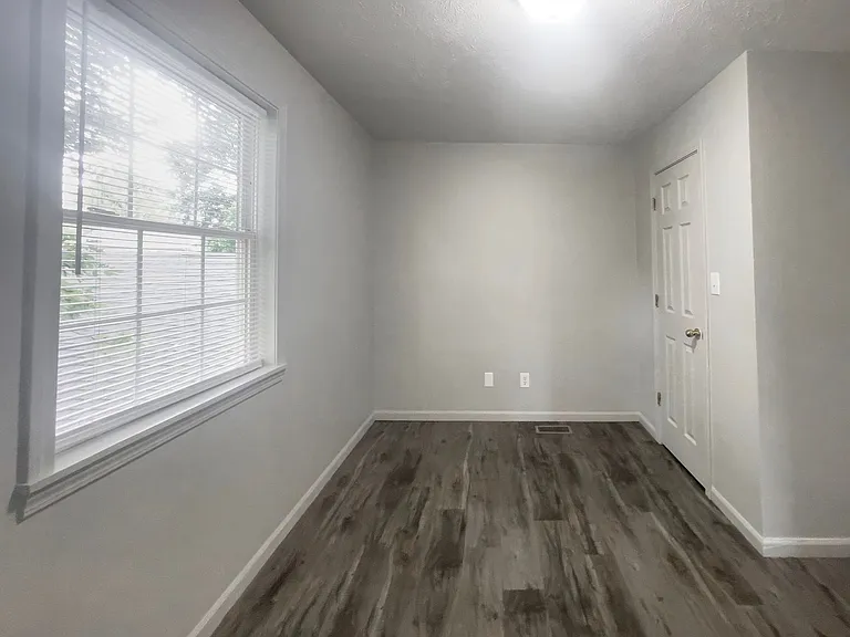 1413 W University Ave #4 — Photo 13