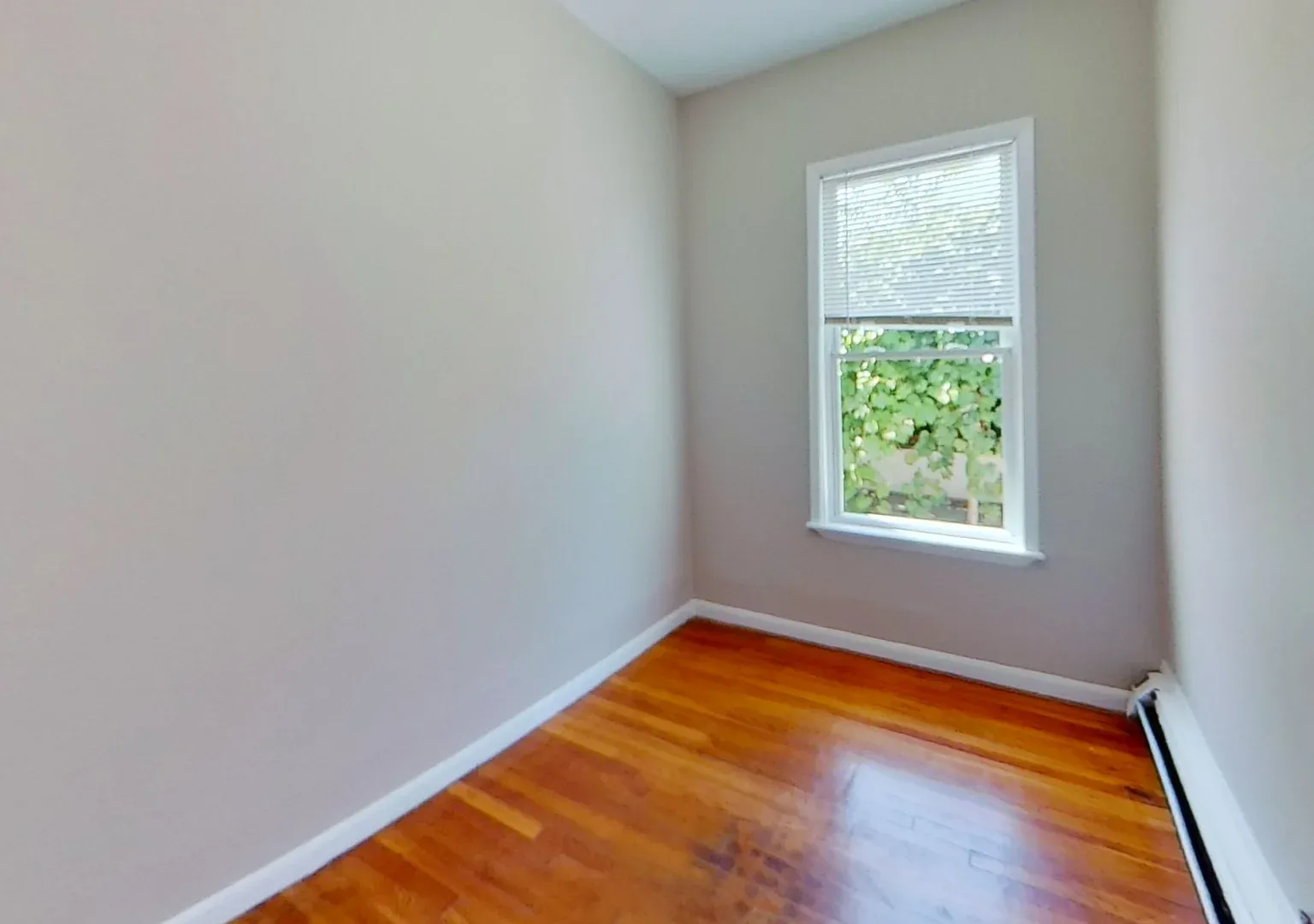2 bed, 750 sqft, $2,700 — Photo 4