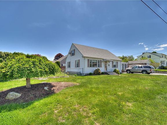 3rd image of 143 Holland St