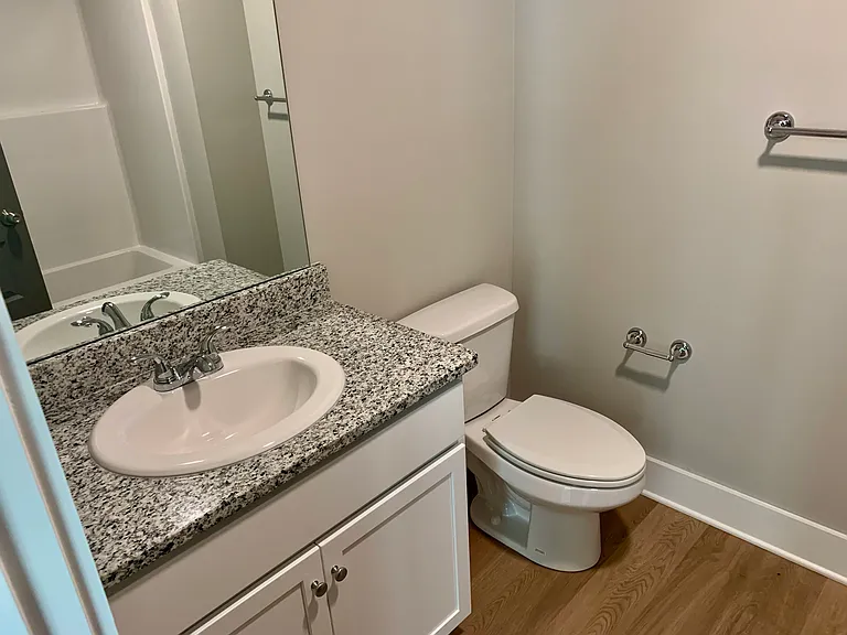 229 Vine St — Photo 9