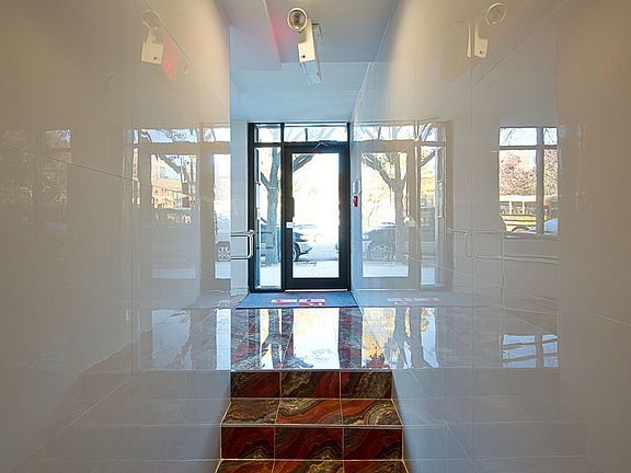 2nd image of 4118 43rd St APT 6A