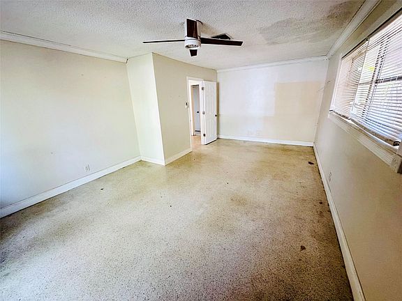 5th image of 920 NE 39th Street