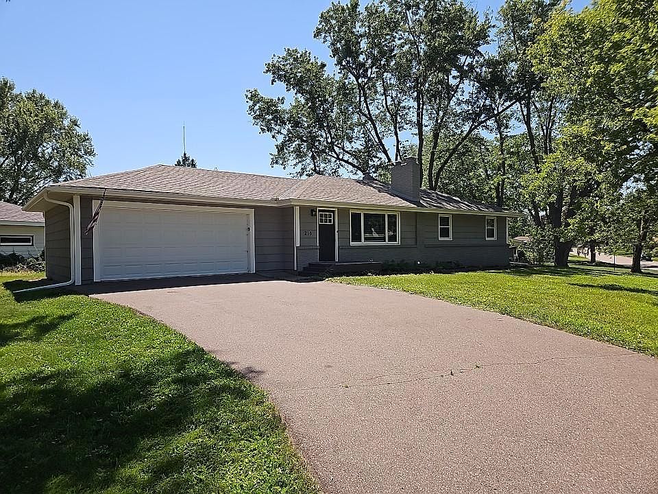 1st image of 216 Hawes Ave