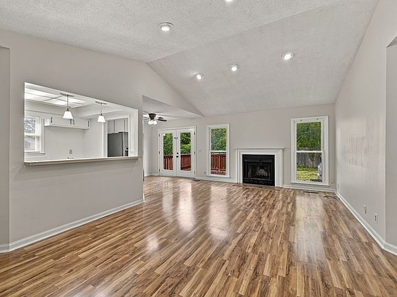 5th image of 5116 Village Way