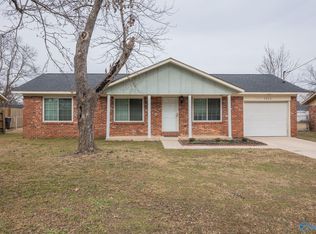1212 Clarkview St SW, Decatur, AL 35601
