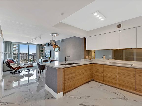 5th image of 300 Sunny Isles Blvd #4-2006