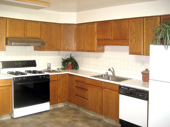 4th image of 1172 Jenevein Ave