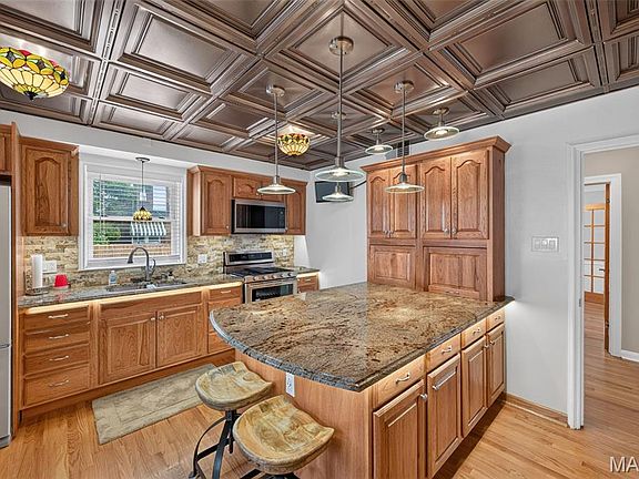3rd image of 9015 Gravois Rd