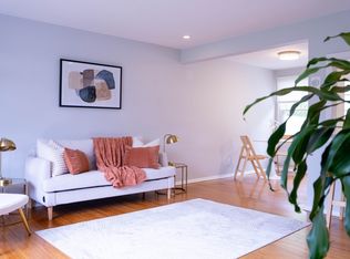 62 Roberts Dr #62, Bedford, MA 01730