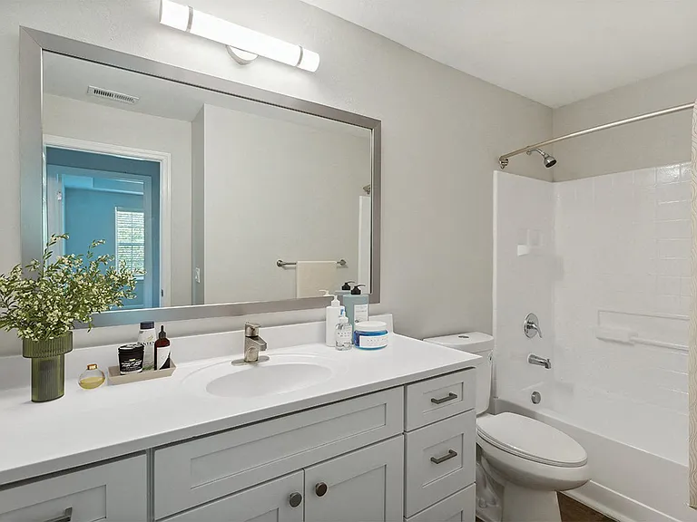 The Bluestone — Photo 12