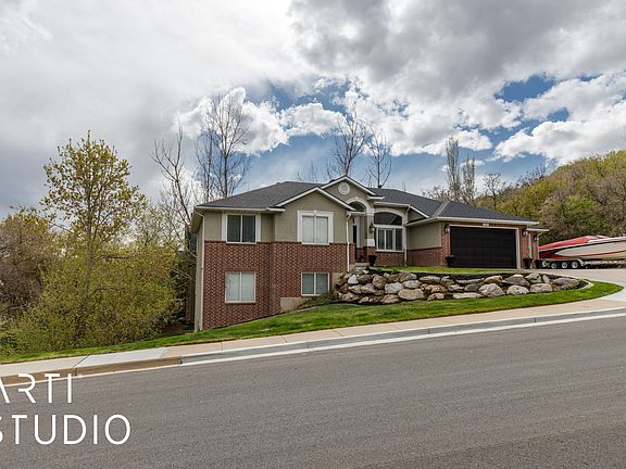 2nd image of 1907 N Bridge Ct