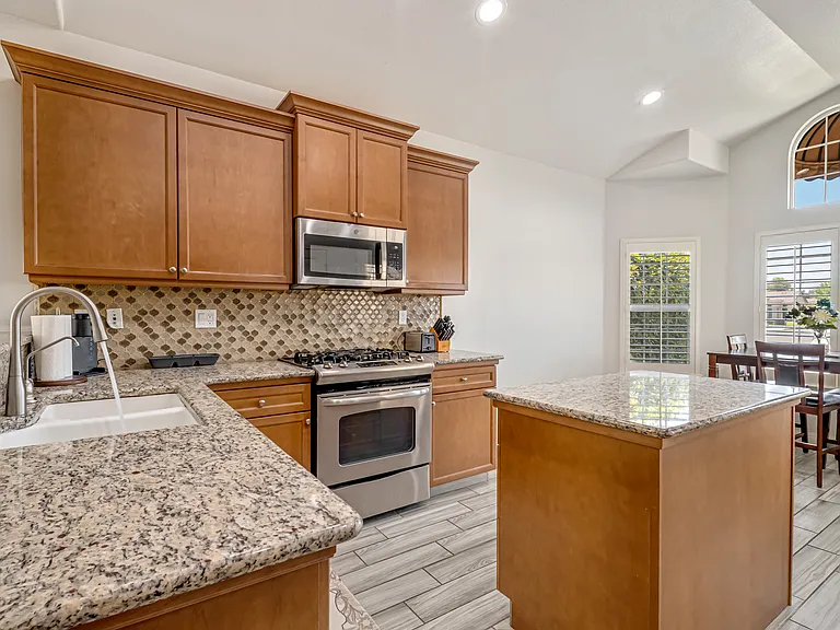 8582 N Garden Ave — Photo 19
