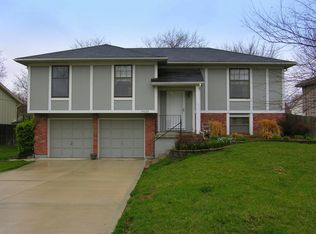 14022 S Sycamore St, Olathe, KS 66062