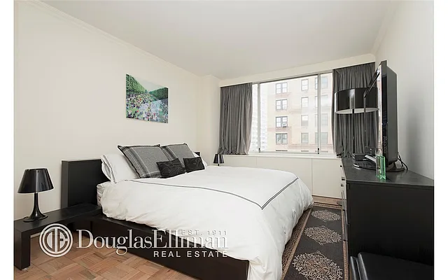 Sold by Douglas Elliman | media 17