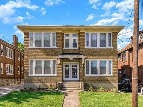 2nd image of 2033 Weyer Ave APT 1