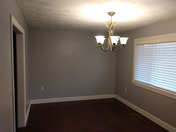 5th image of 111 Mann St