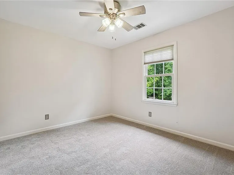 2565 Chestea Dr NE — Photo 16