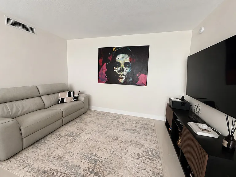 1861 NW South River Dr #Penthouse 4 — Photo 12