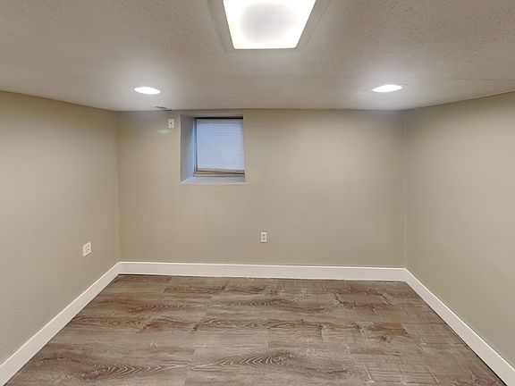 3rd image of 23 W 10th Ave #25A