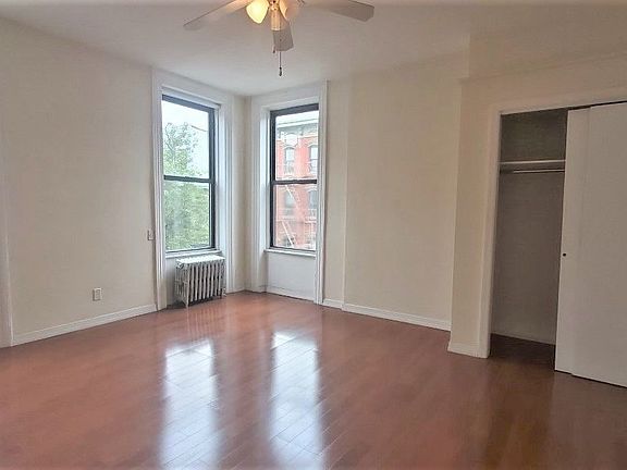 2nd image of 125 Wythe Ave #3L