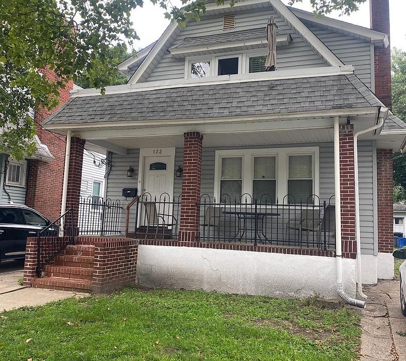 1st image of 122 E Wayne Ter