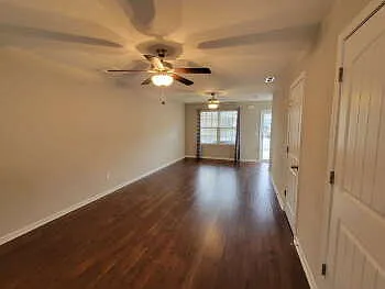 2 bed, 2.5 bath, 1312 sqft, $1,745 — Photo 4
